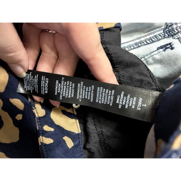 Chico's Jeans Women's Size 1 The So Slimming Girlfriend Ankle Animal Print - Picture 6 of 9